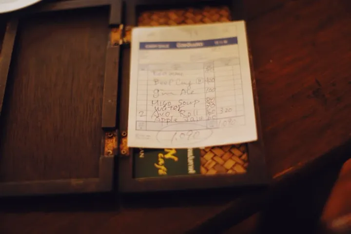 The Expat's Guide to Tipping in Asia: Who, When, and How Much